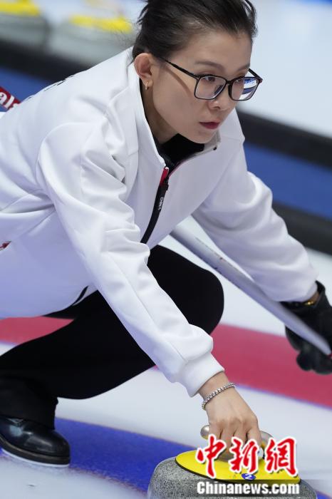 王冰玉领衔四川队逆转击败云南队取得十四冬冰