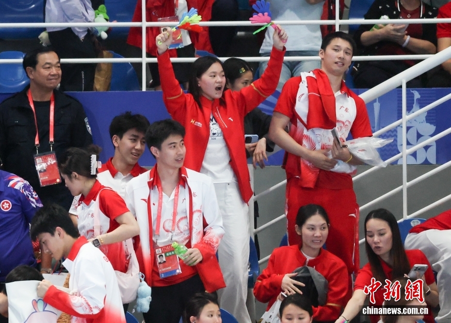 全红婵复出首战夺金 伤病困扰下仍保持快乐心态