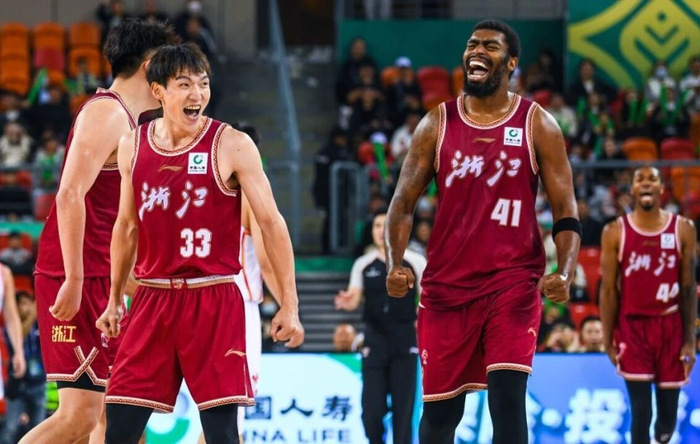 北京男篮迎战浙江男篮 双队困境难掩实力差距