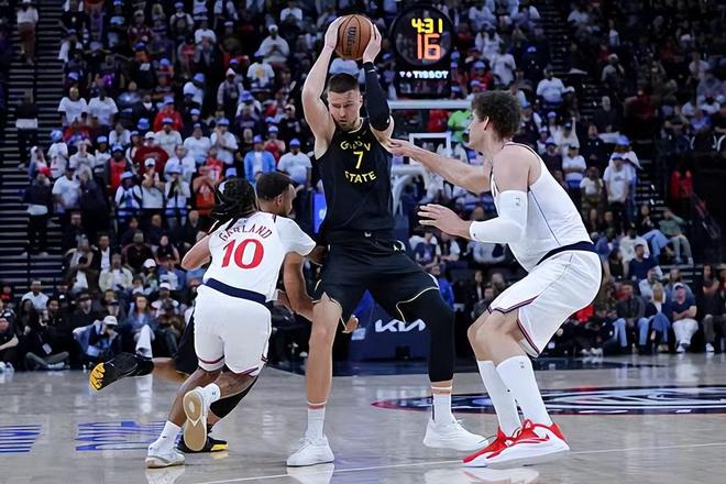 快船力克勇士终结两连败 波尔津吉斯状态低迷难